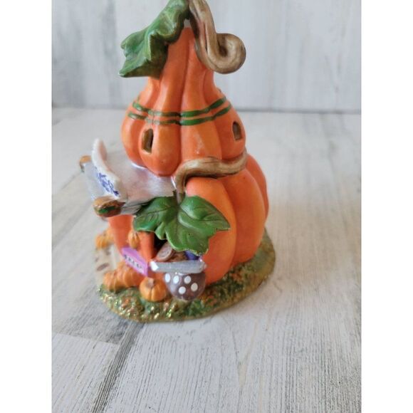 Hamburger pumpkin Halloween mini village house decor light up vintage mushrooms - Picture 3 of 9
